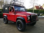 1992 LR LHD Defender 90 Red 200 Tdi A ready right front.jpg
