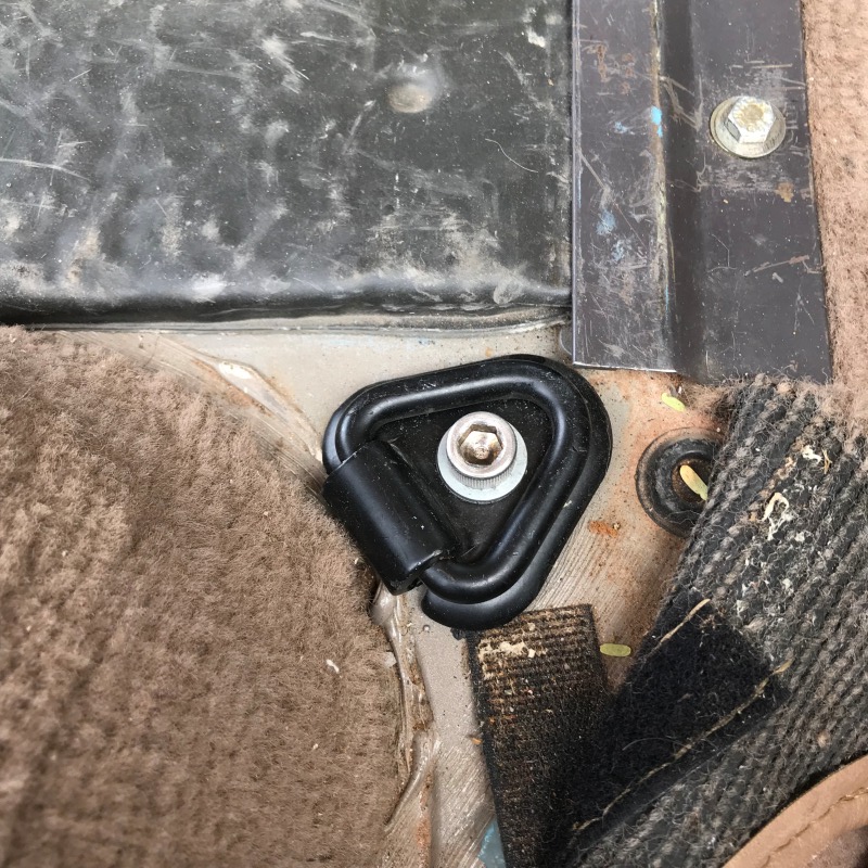 MY1991RRCHunter-tie_downs_installed-800x800.jpg